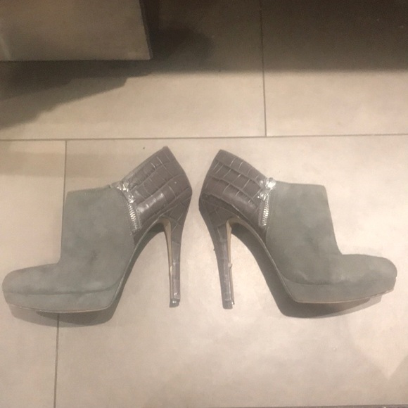 Michael Kors size 8 heels booties suede - Picture 1 of 7